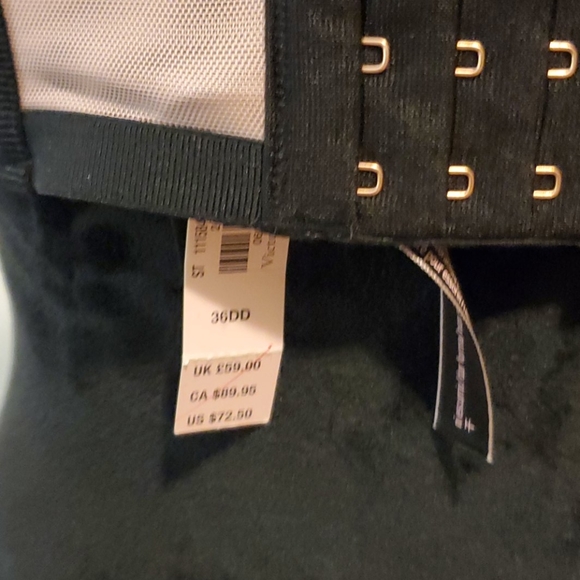 NWT Victoria's Secret Plunge Bra - Picture 4 of 4